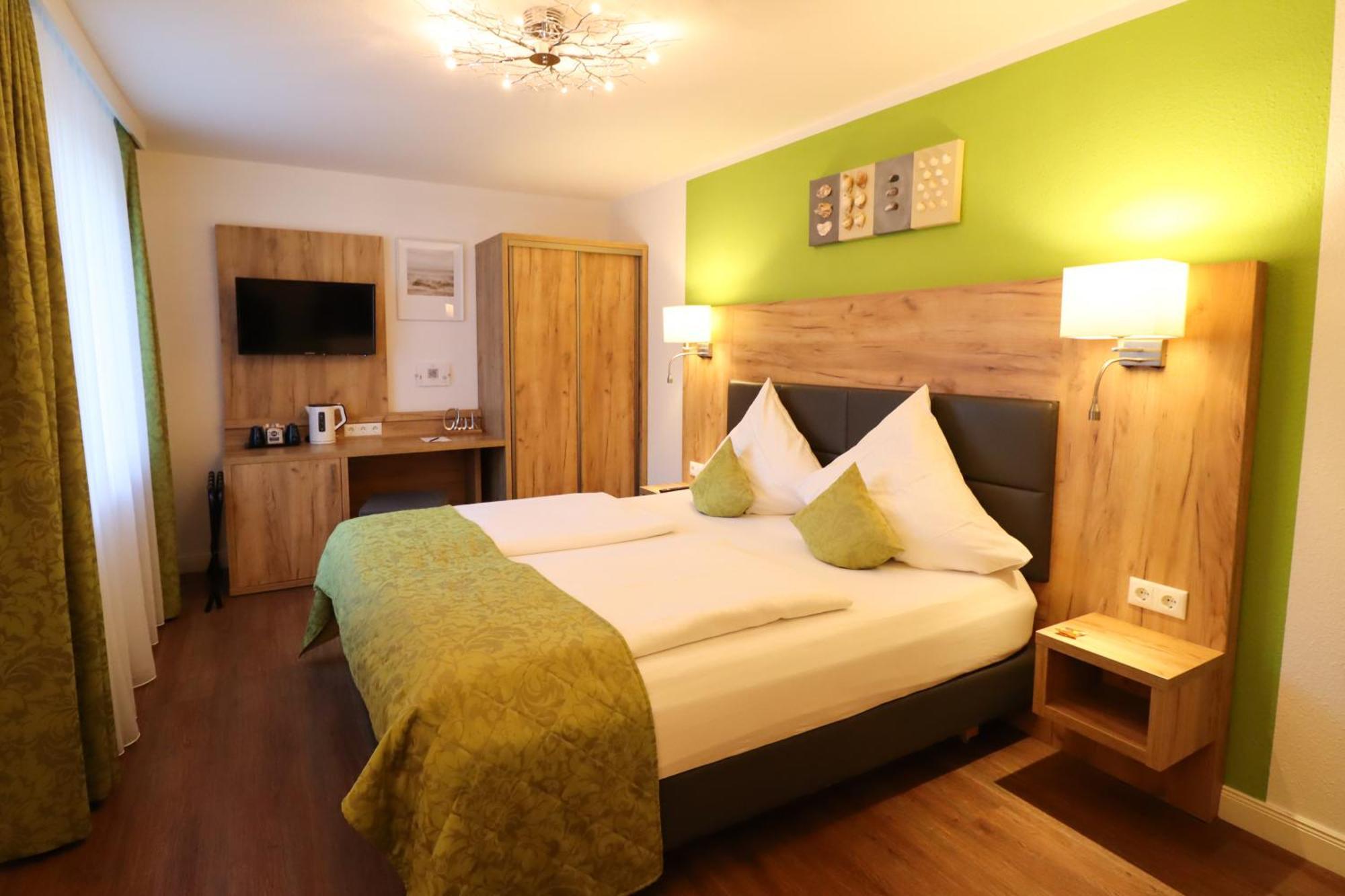 Hotel Das Kleine Glueck - Adults Only Санкт Петер-Ординг Екстериор снимка